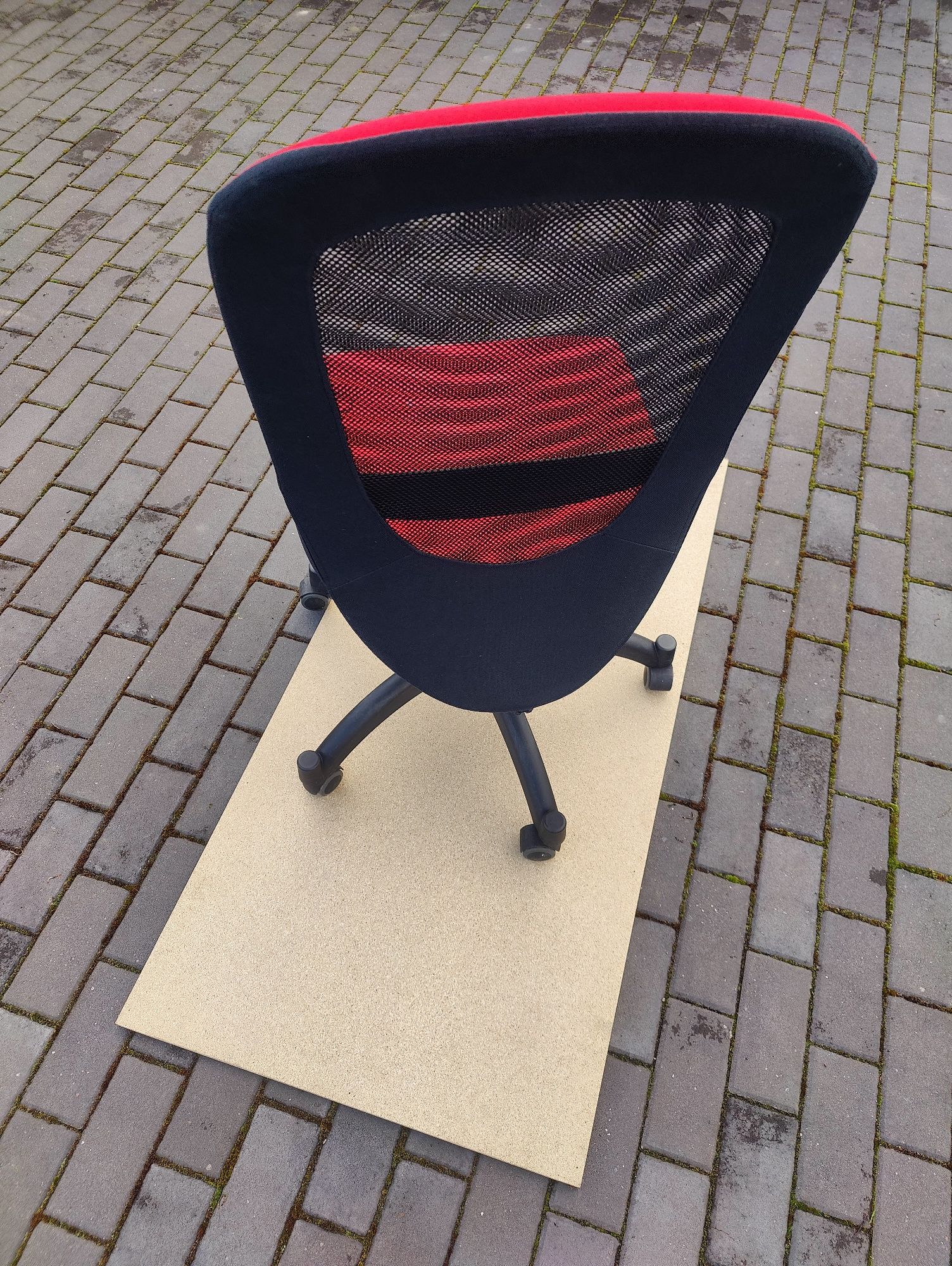 Fotel czerwony biurowy