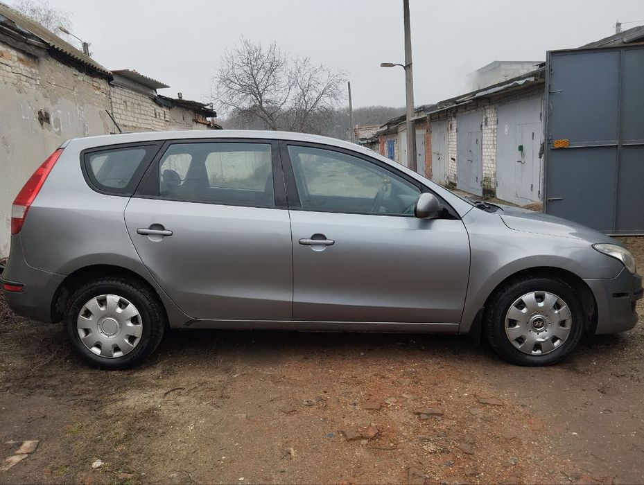 Продам Хундай елантра - 2,0л.автомат-2011г.