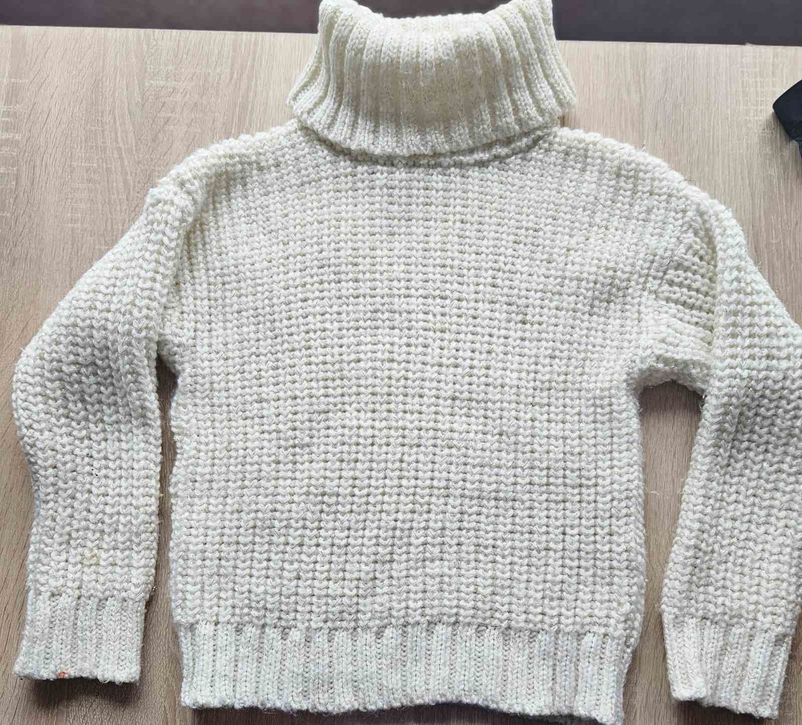 Классный свитерок 8-9 лет
