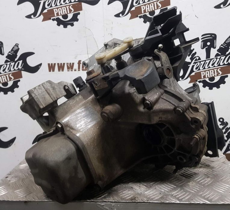 CAIXA DE VELOCIDADES MANUAL USADA PEUGEOT 208 1.2I REF. 20CR03