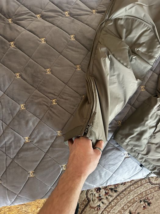 Фірмовий димисисоний костюм