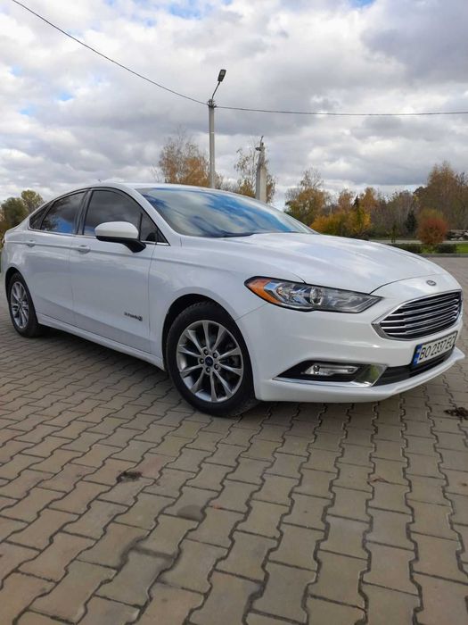 Ford Fusion Hybrid 2017