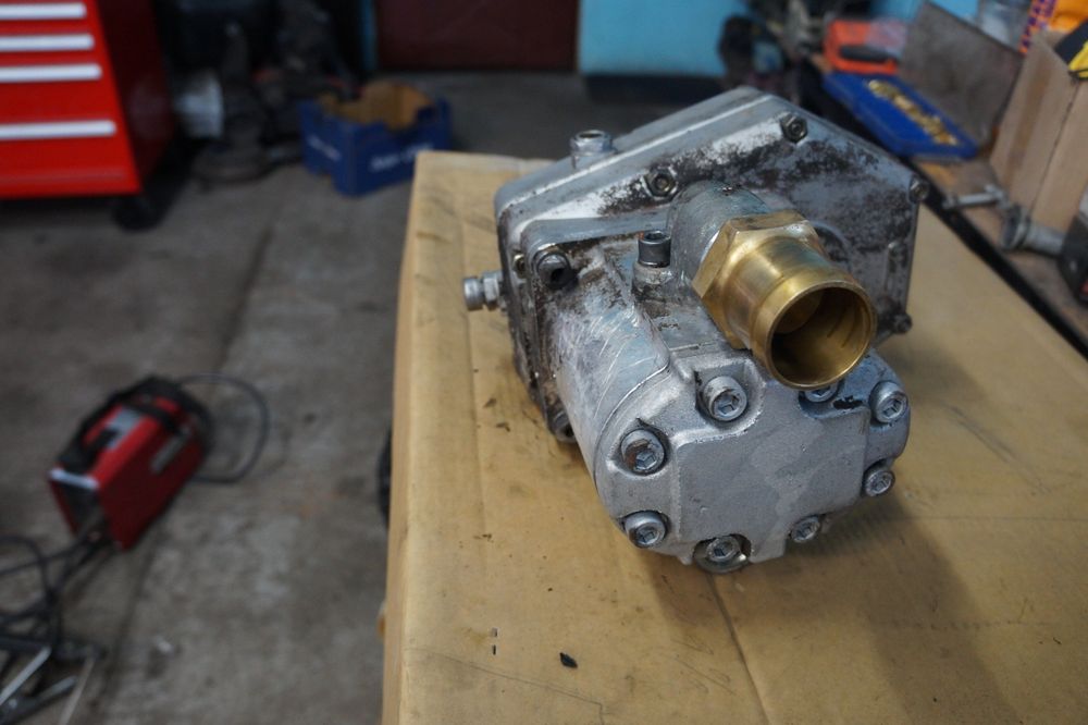 Ramię kopiące Schaeff bardzo solidne i mocne