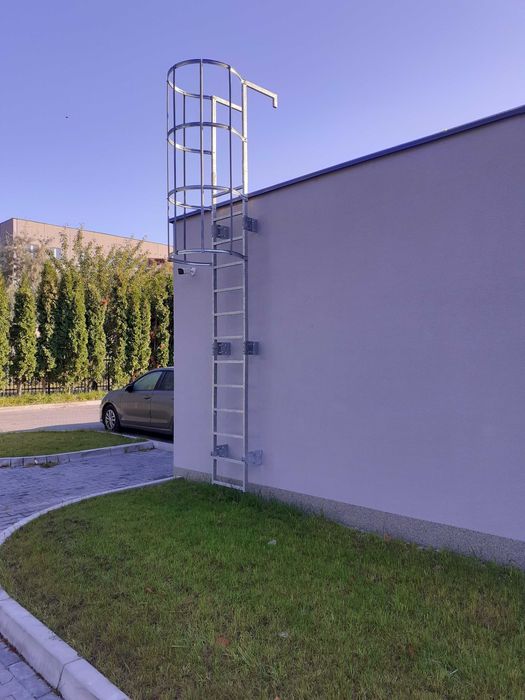 Drabina Ewakuacyjna z Koszem Ochronnym - 3MB
