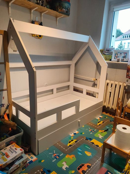 Łóżko domek z materacem i szufladą