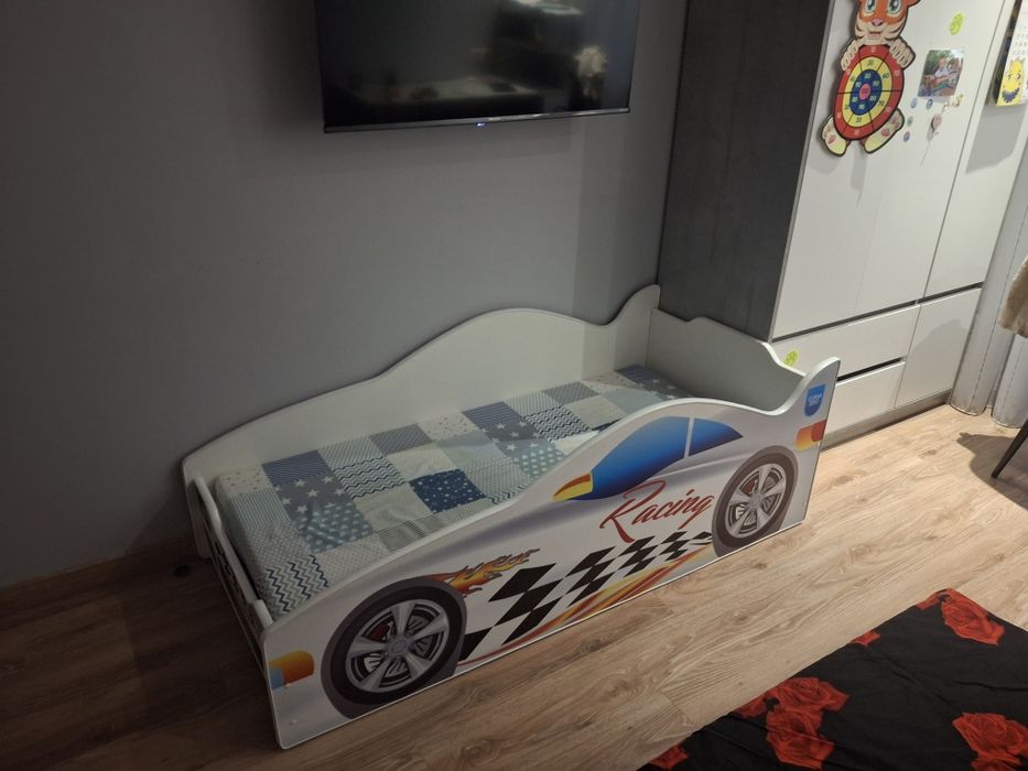 Дитяче ліжко машинка