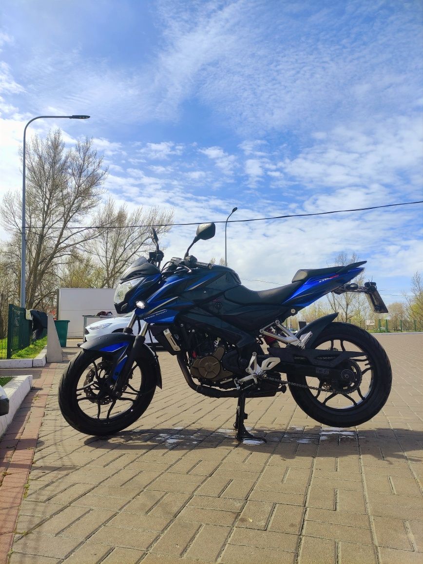 Bajaj Pulsar NS 200