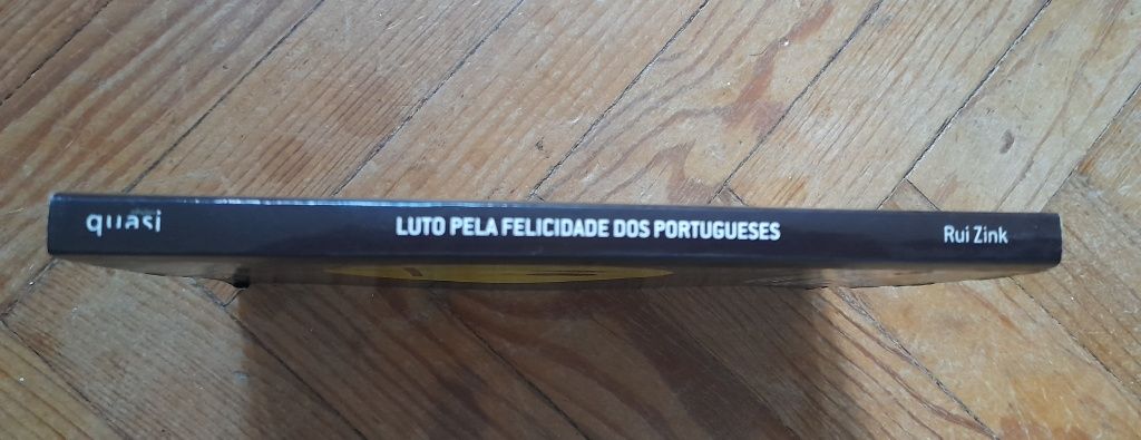Livro "Luto Pela Felicidade dos Portugueses - Crónicas Benditas"