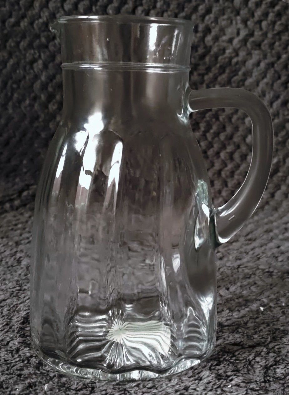 Szklany dzbanek 0,5 litra na mleko lub sok