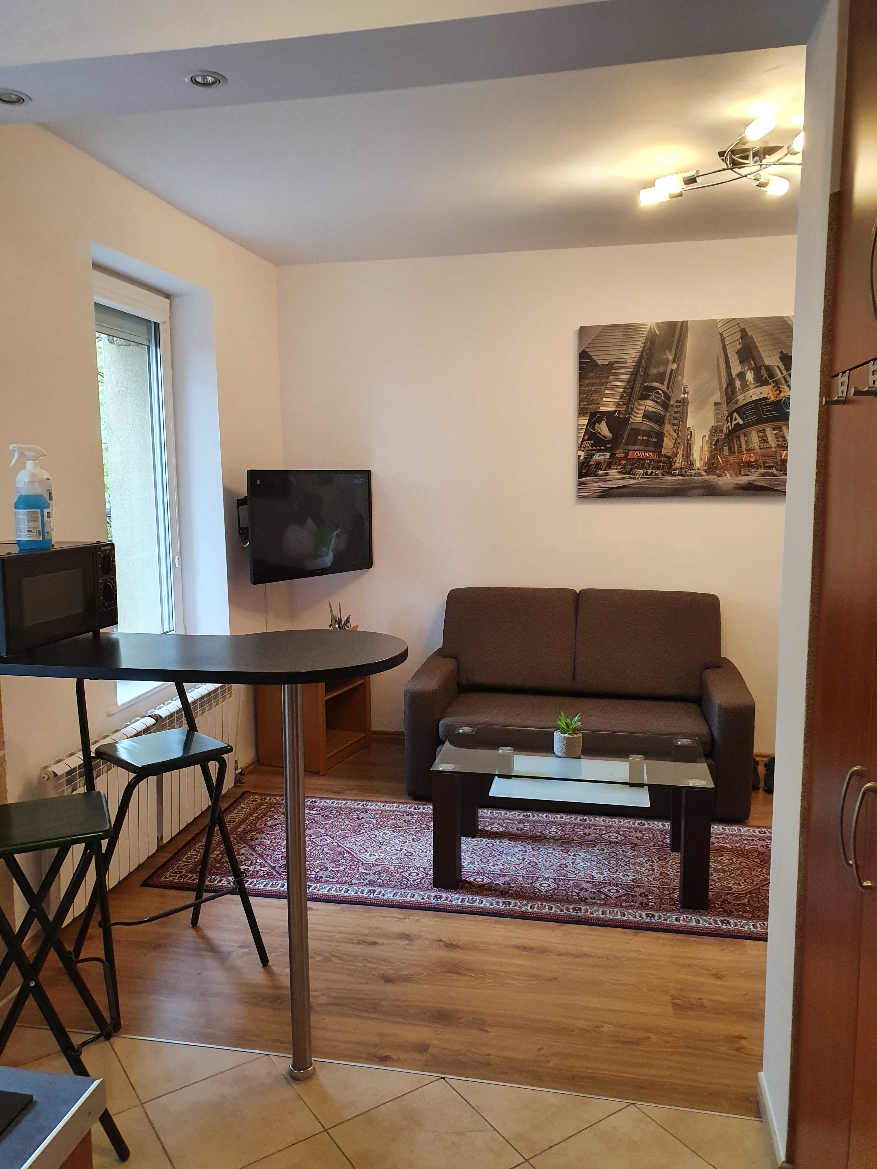 Wynajmę kawalerkę 20M2 max. dla 2 studentek/studentów/pary