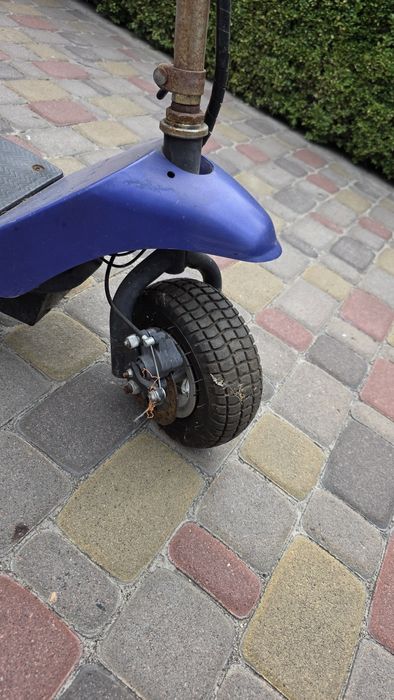 Електроскутер трьохколісний для дітей від 5  до 14 років