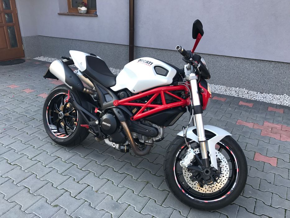 Ducati Monster 796 ABS