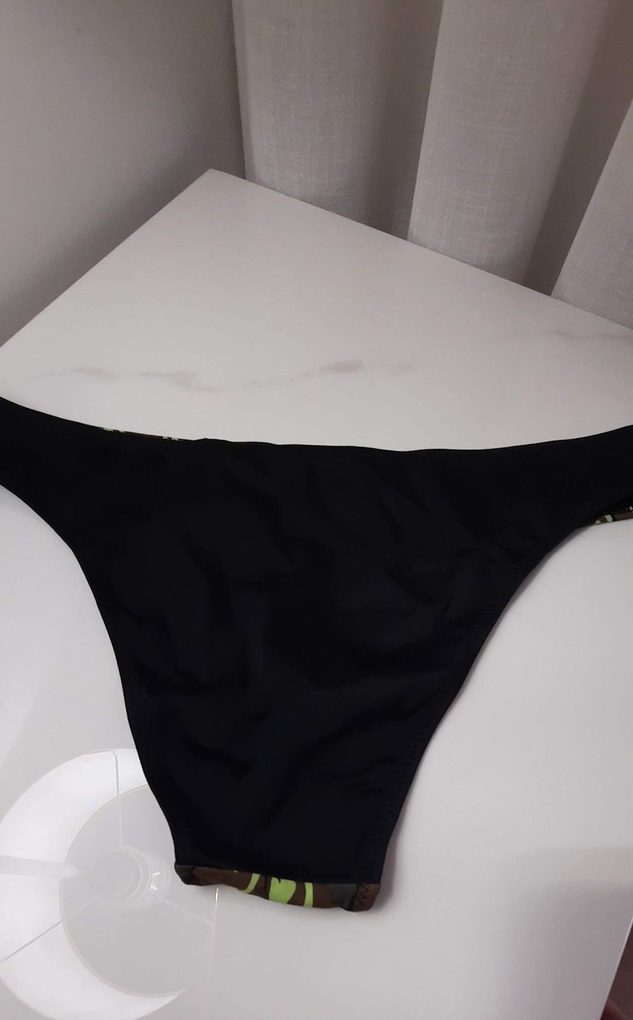 Cueca de bikini nova