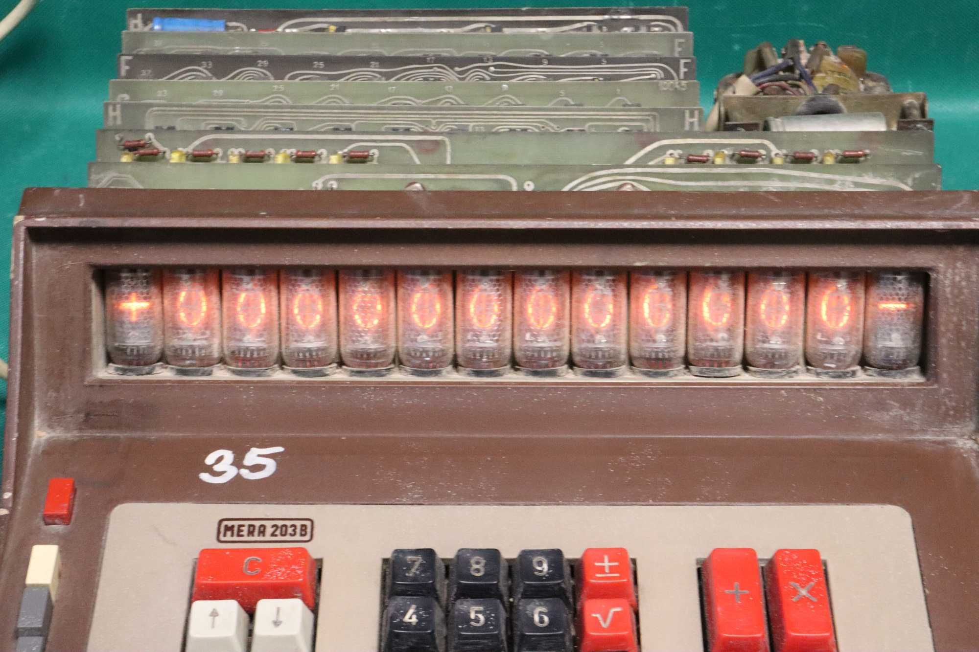 Kalkulator Unitra Mera-Elzab  203B na lampach NIXIE i pamięć FERRYTOWA