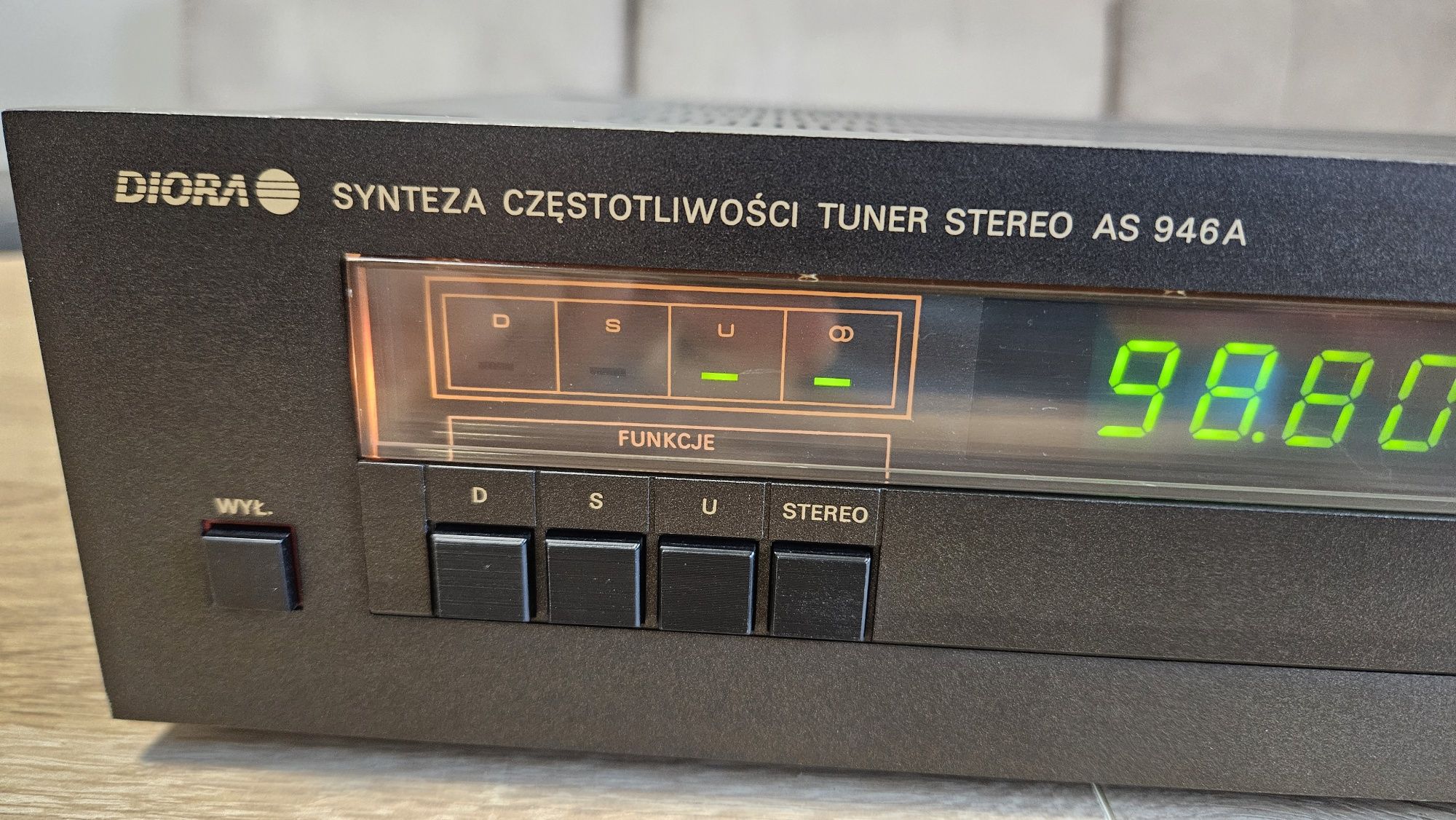 Diora AS 946A - tuner z syntezą częstotliwości. Stan bdb
