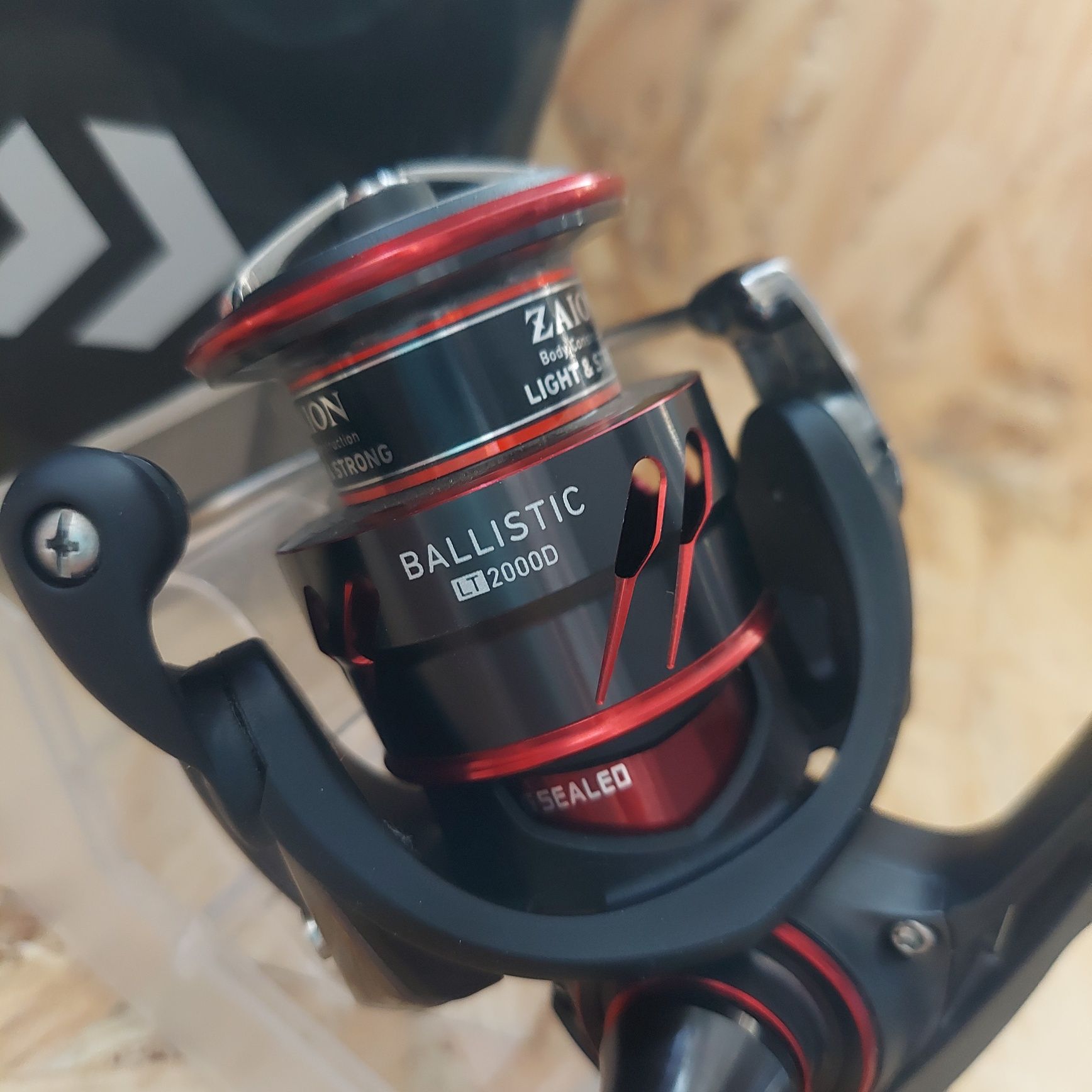 Kołowrotek DAIWA Ballistic LT - 2000 D