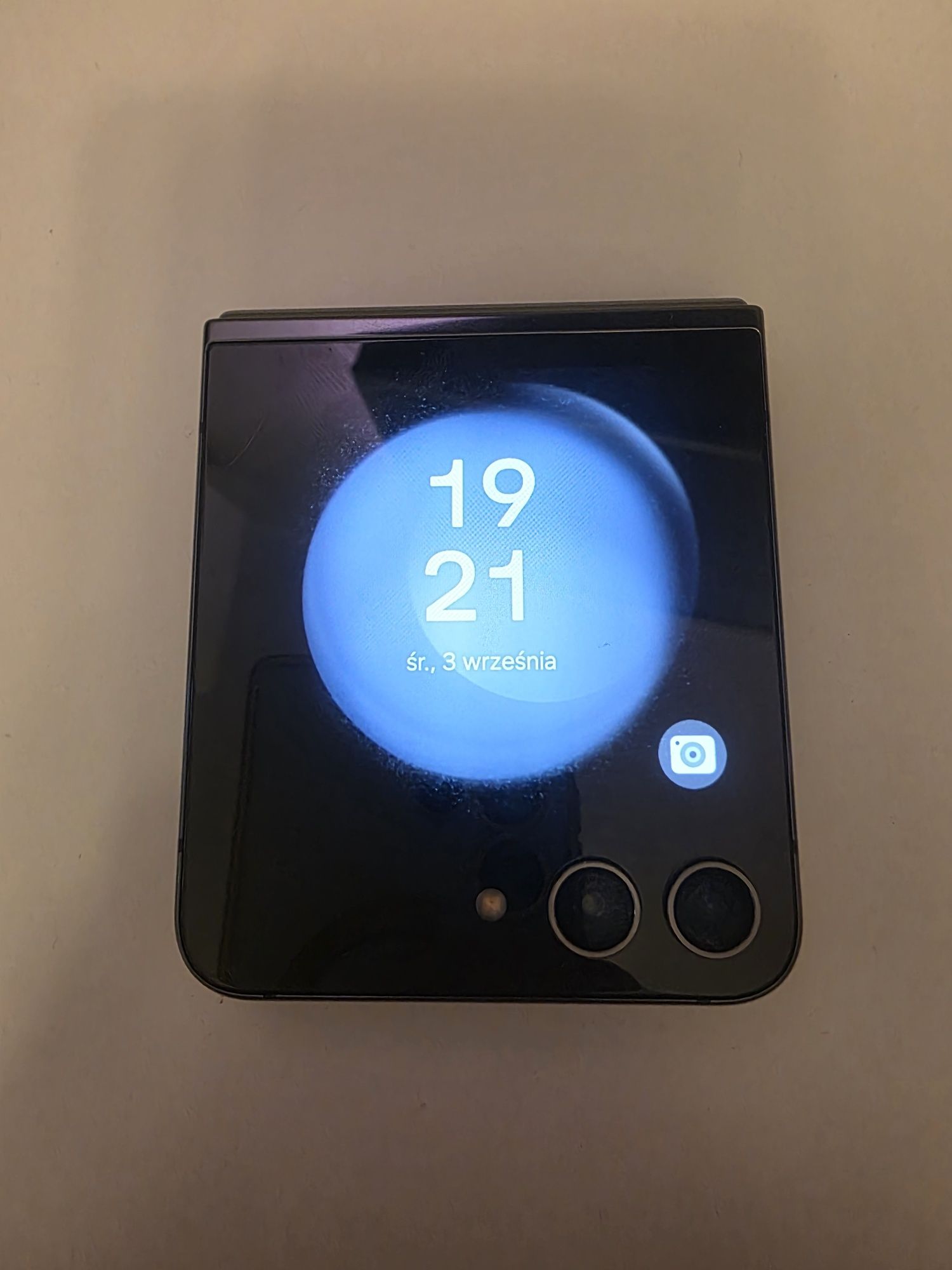Na sprzedaż: Samsung Galaxy Z Flip 5 – Stan Idealny!