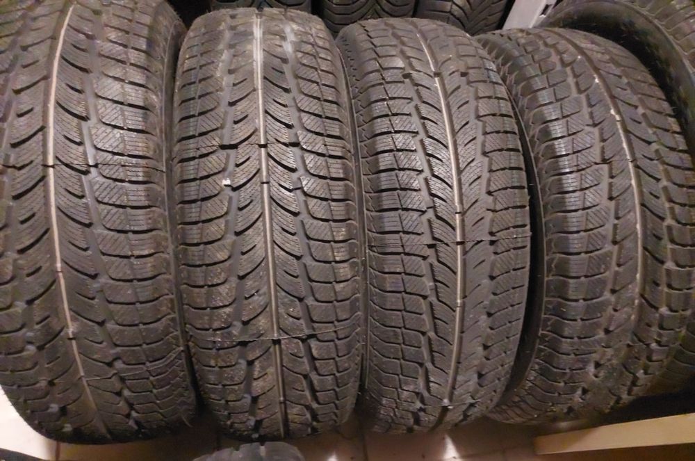 Шини 225/60 R17 комплект зима Powertrack 8.4мм 2023 рік