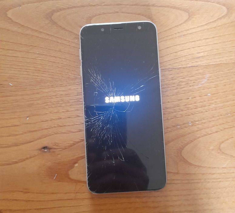 Samsung J6 ( ecrã partido ) Gold Dual SIM / SD