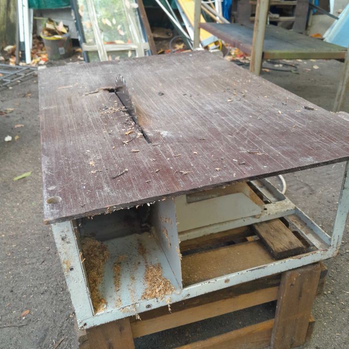 piła  krajzega 220 volt sprawna