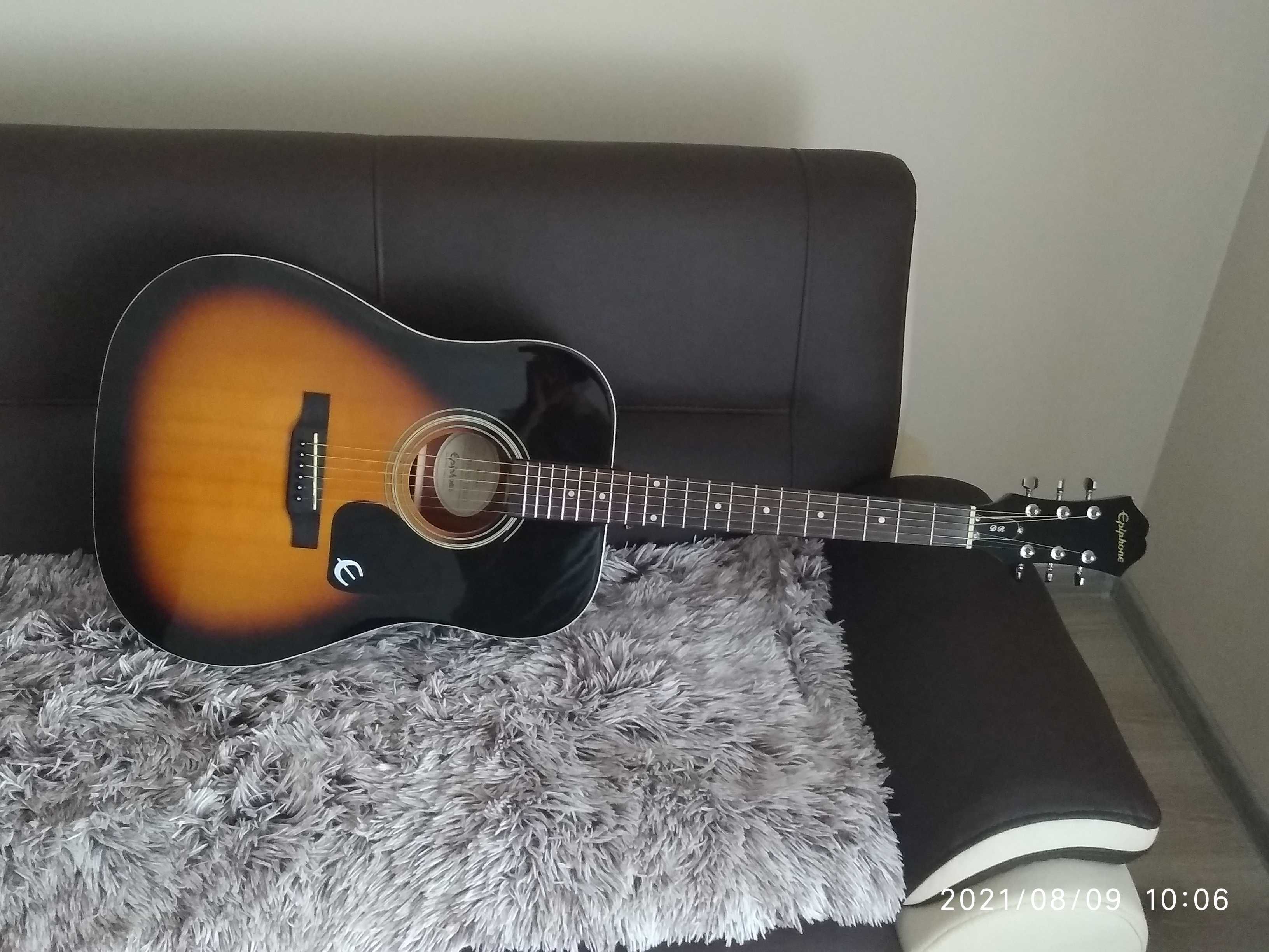 Gitara akustyczna Epiphone z akcesoriami