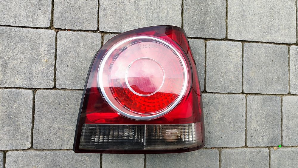 Lampa prawa tył tylna Vw Polo IV 9N lift