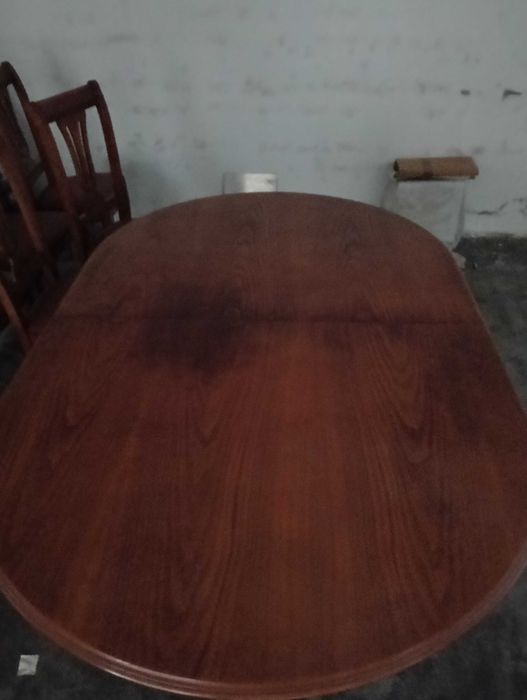 Mesa de sala com 6 cadeiras