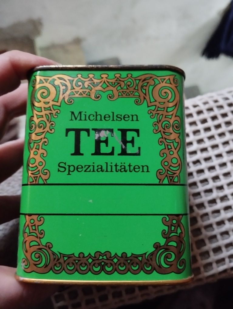 Kolekcjonerska puszka po herbacie