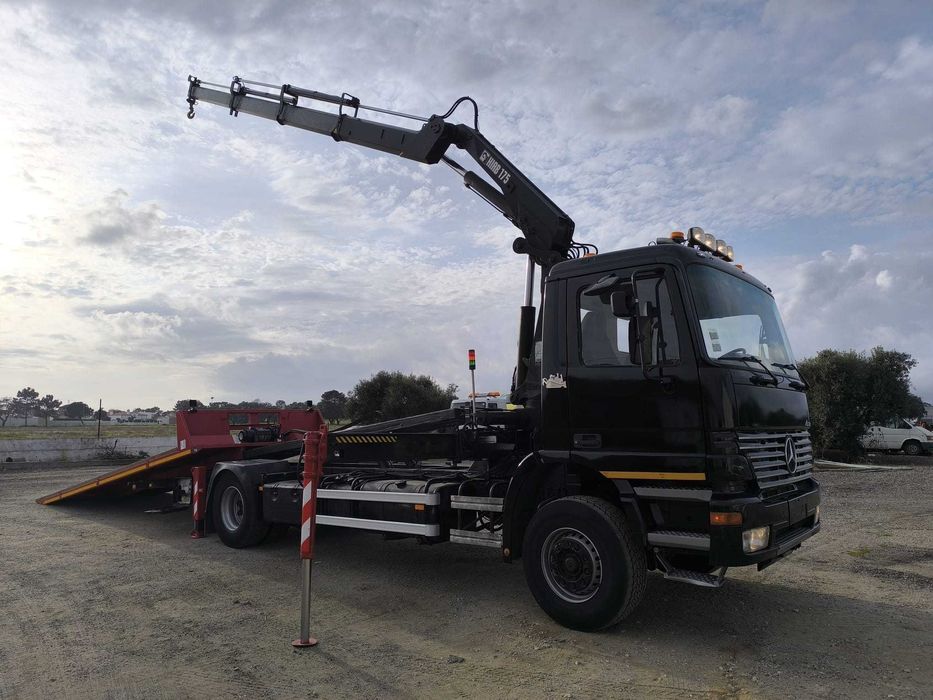 Mercedes ACTROS MP1 19T Pronto socorro s. automatica c. grua de 2001