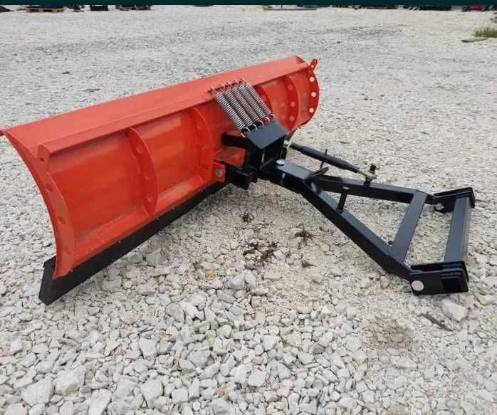 Pług do śniegu samochodu terenowego
