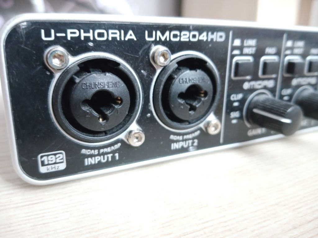 Звукова карта Behringer UMC204HD 192khz