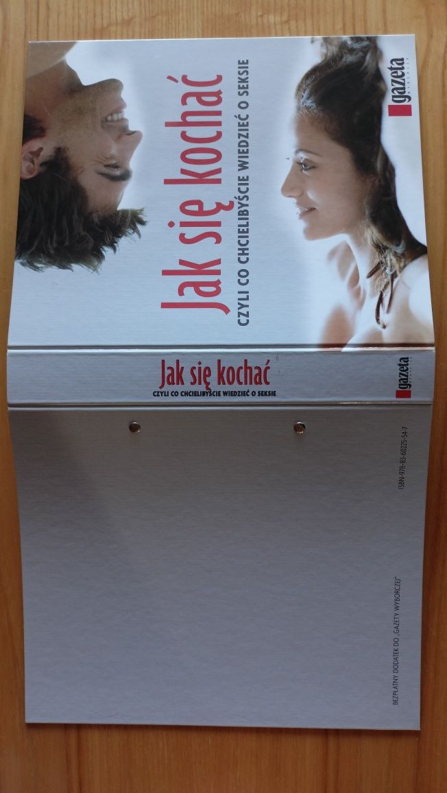 Segregator JAK SIĘ KOCHAĆ z 4 zeszytami