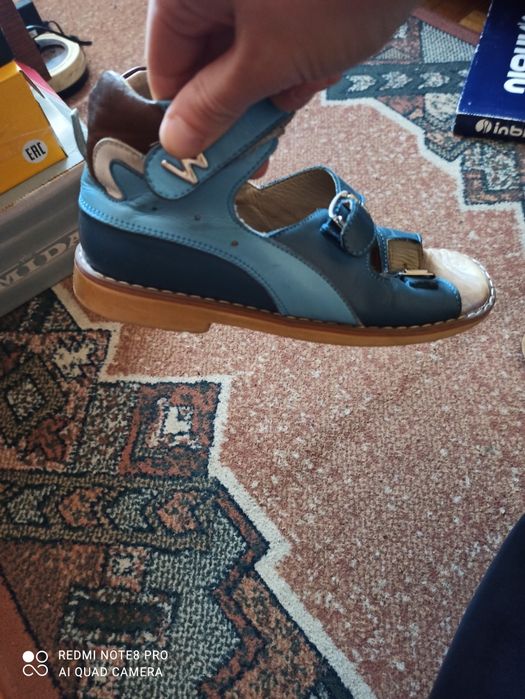 Шкіряне ортопедичне взуття.