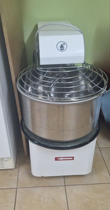 Miesiarka spiralna do ciasta