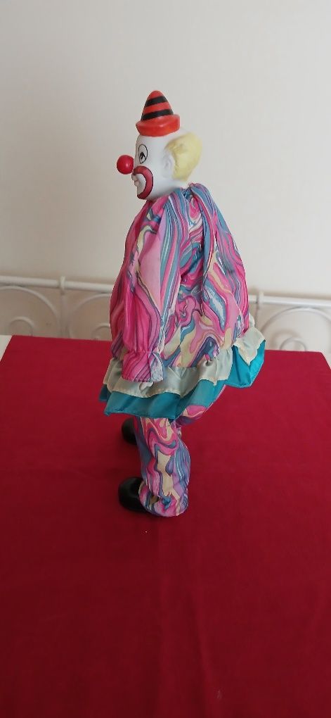 Estatueta-palhaço