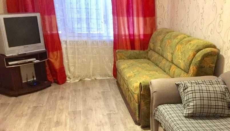 Поселим в дом 2 комнаты с участоком, садом.