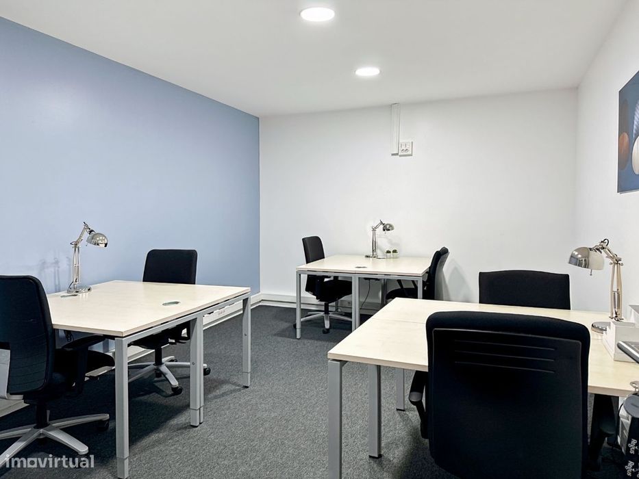 Espaço de escritório privativo para 5 pessoas em Porto, Boavista