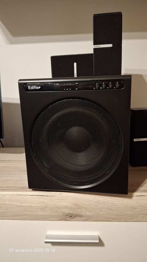 Edifier DA5000. 5.1, subwoofer i 5 głośników. Stan bardzo dobry.