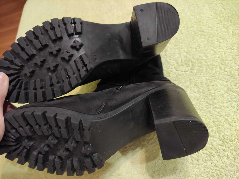 Ботинки шкіряні жіночі на широкому каблуці тракторна підошва р.41/27см