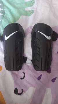 Ochraniacze na piszczele Nike 170-180 cm