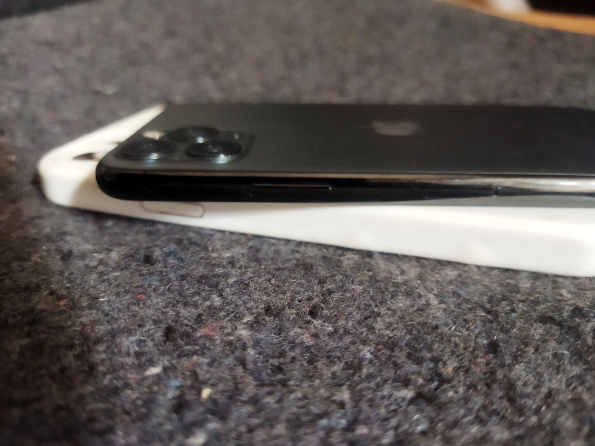 iPhone 11 Pro/64GB IOS 18.5