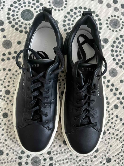 Buty sneakersy Guess jak nowe