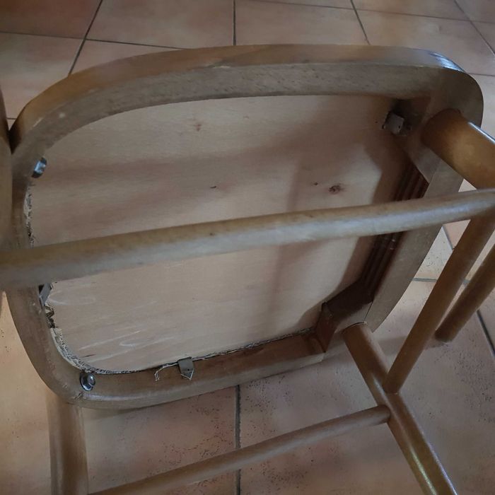 Gięte 2 krzesła art deco z drewna bukowego po renowacji. stan bdb.