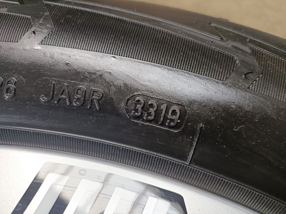 Opony zimowe Goodyear Ultragrip Performance GEN-1 SUV 255/55R19 111H