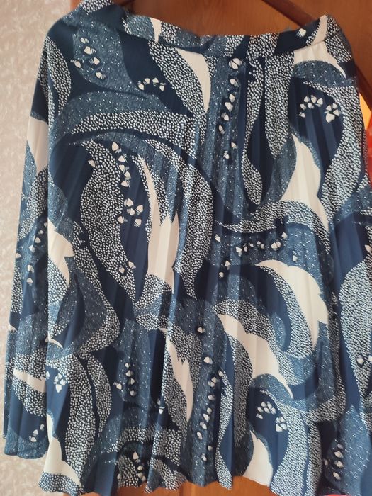 Продаю юбки  гафре 2 шт.цена 150 гр