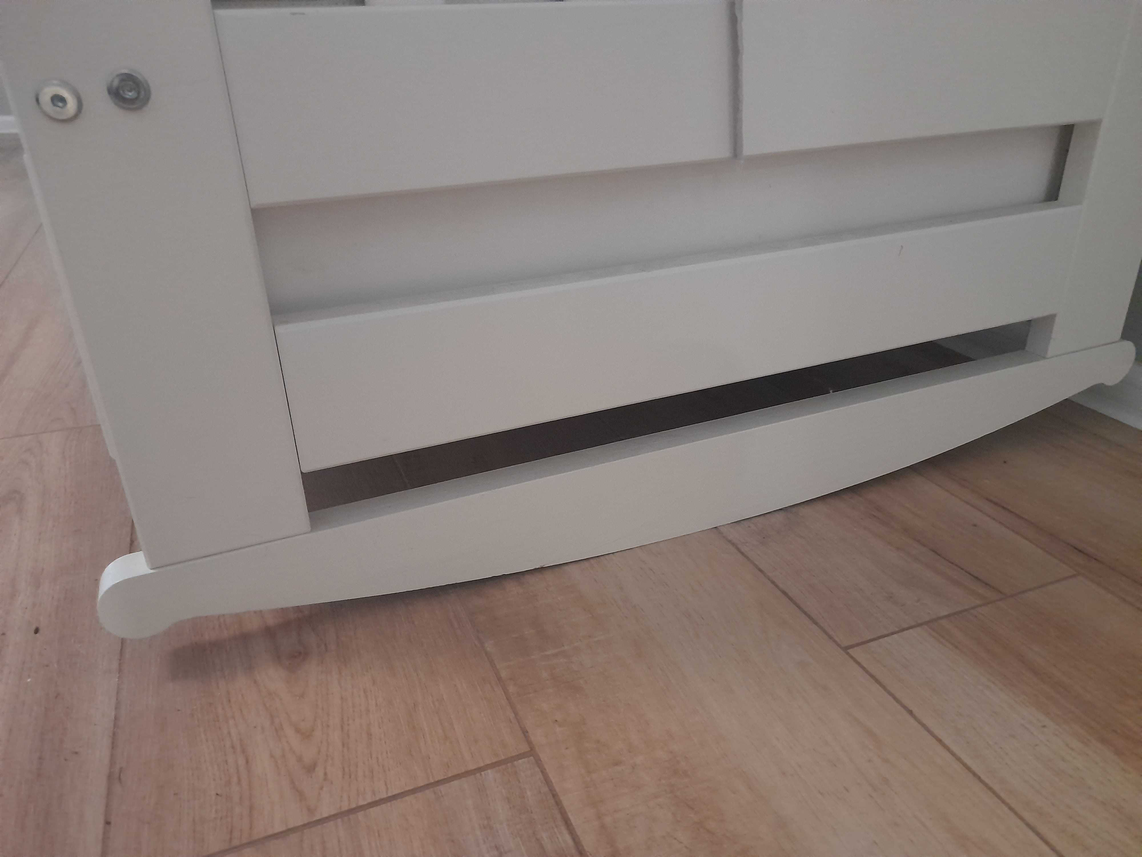 Łóżeczko drewniane z biegunami  IWO Klupś