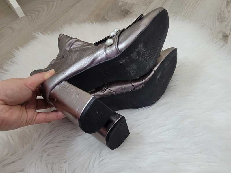 Srebrne botki / buty z perełkami, na obcasie słupku / Primark, 37