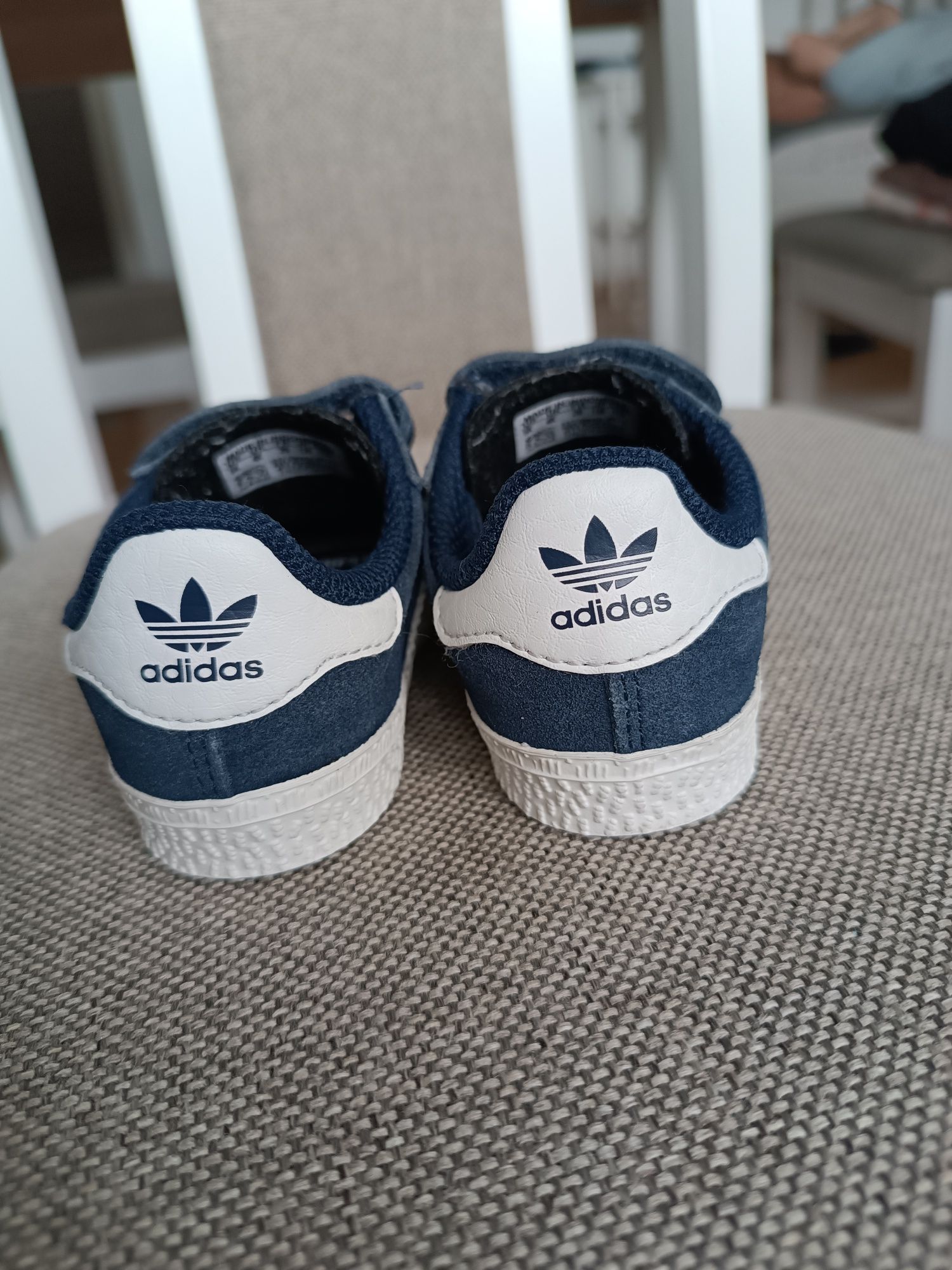 Кросівки Adidas 20