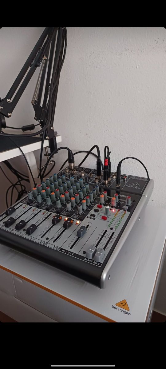 Mesa de mistura behringer