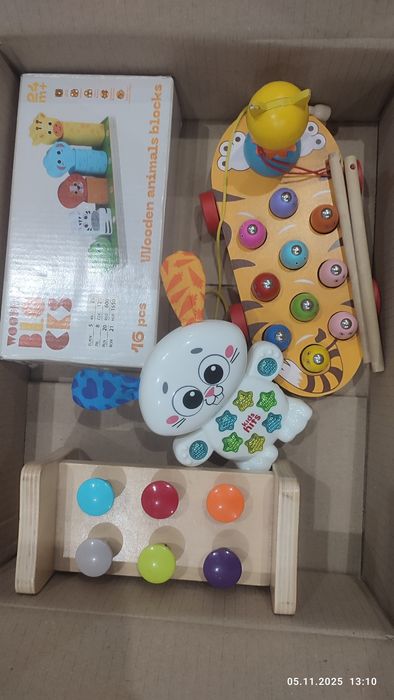 Музичні іграшки для діток